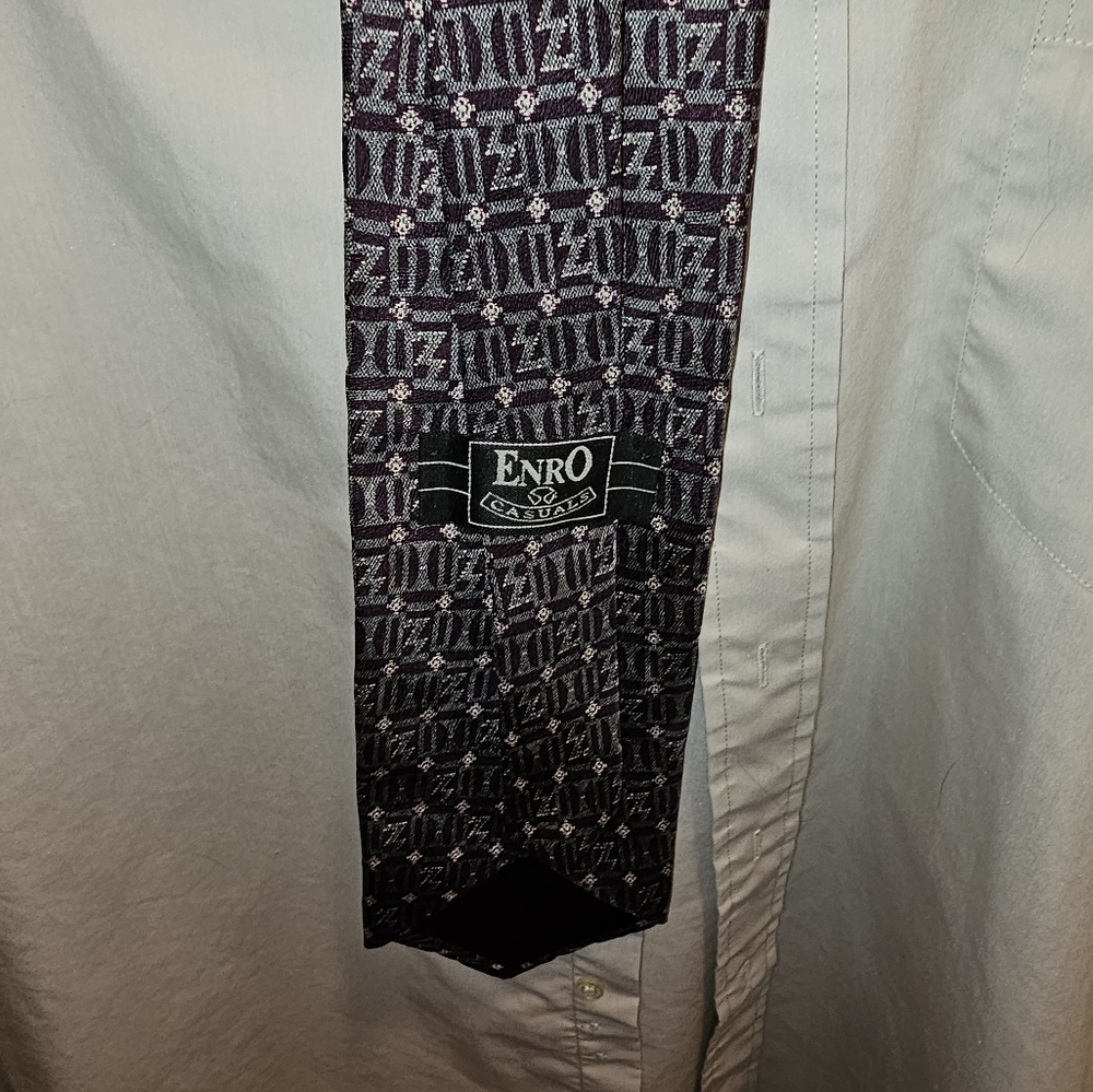 Neck tie